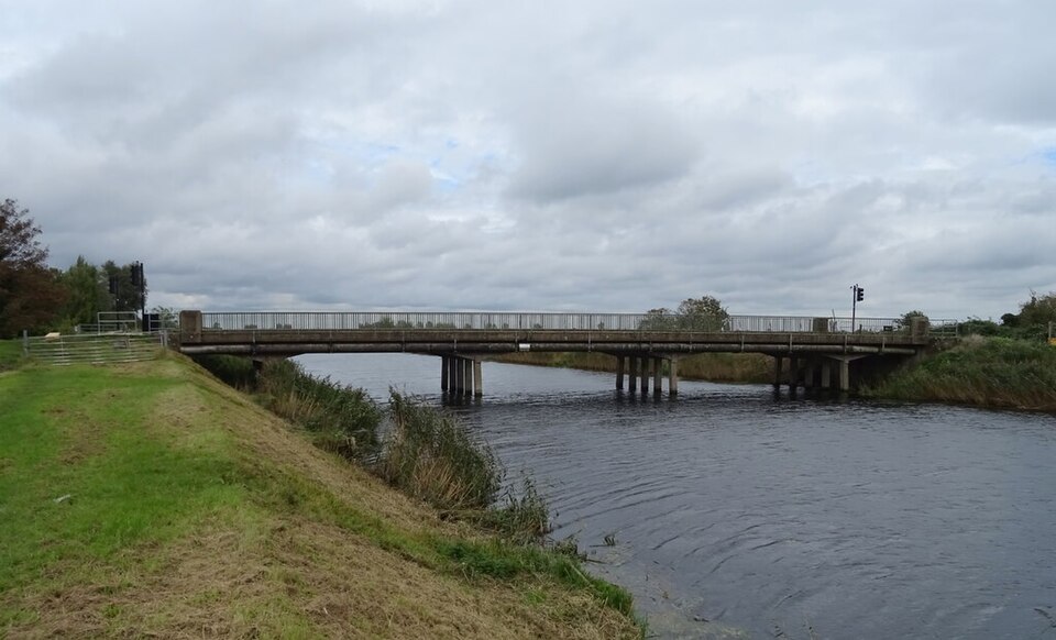 File:Neep's Bridge (south side) - geograph.org.uk - 6631709.jpg